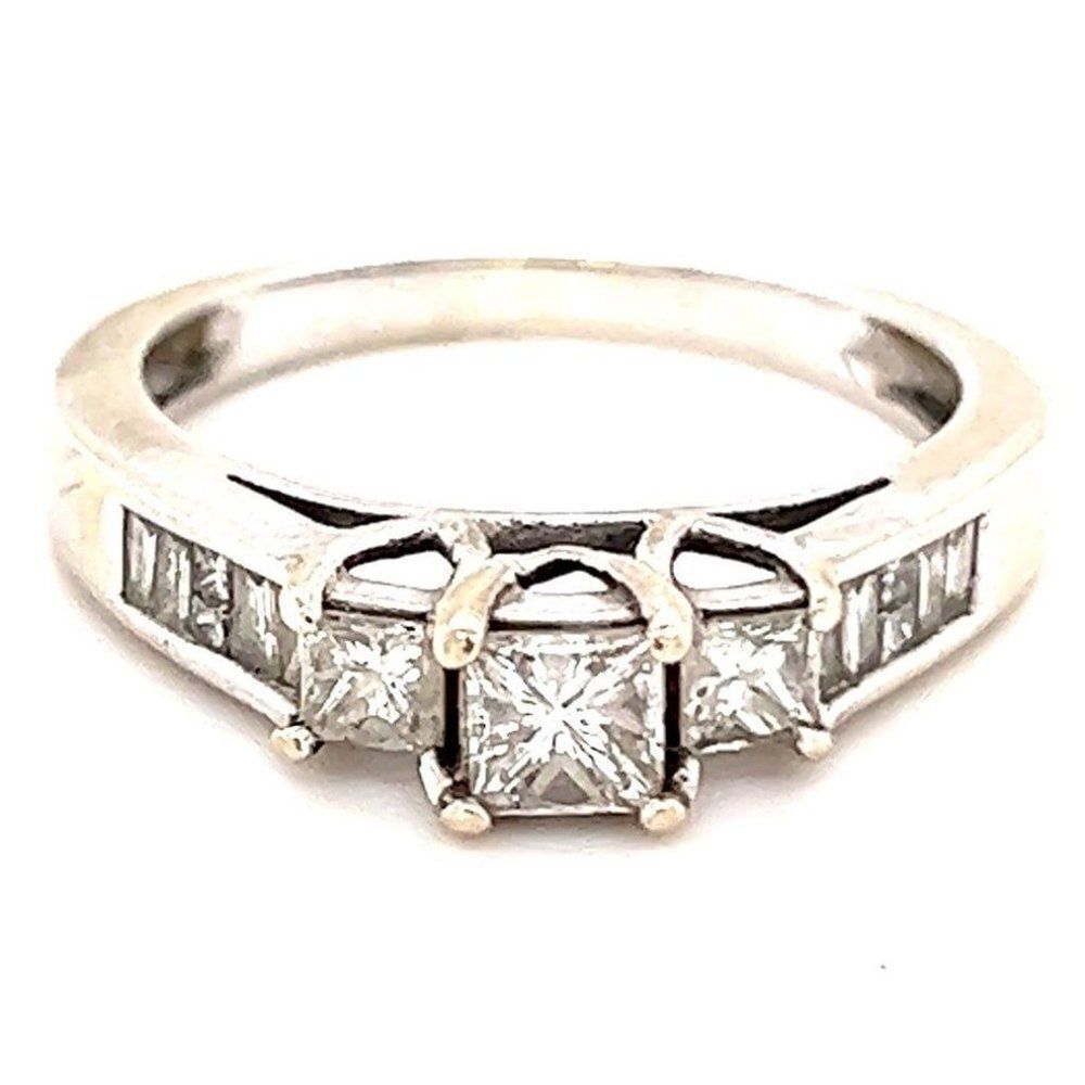 Stunning 14k WG Diamond Engagement Ring‎